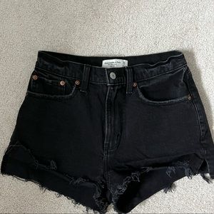 Abercrombie and Fitch Black mom short